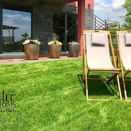 Apartma Sobe Pulec Доброво Екстериор снимка